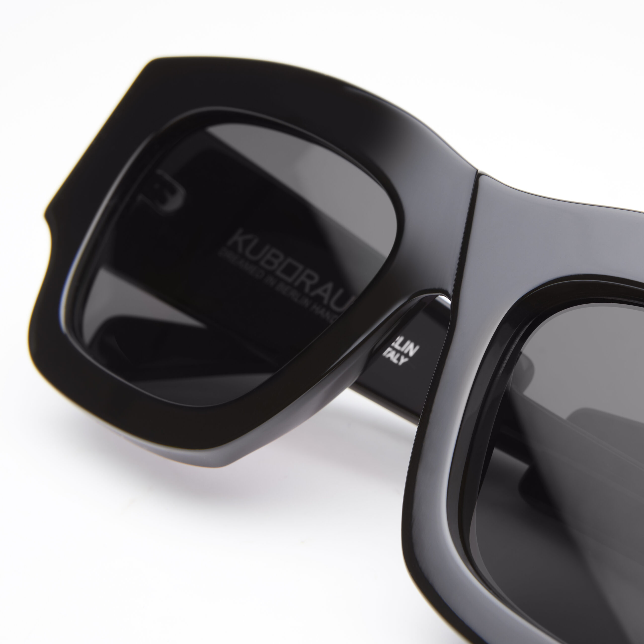 C8 Black Shine - Image 4